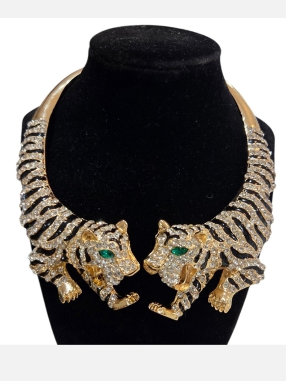 👉✨️ Natasha Couture Gold Tiger Heads Collar Necklace with Green Eyes